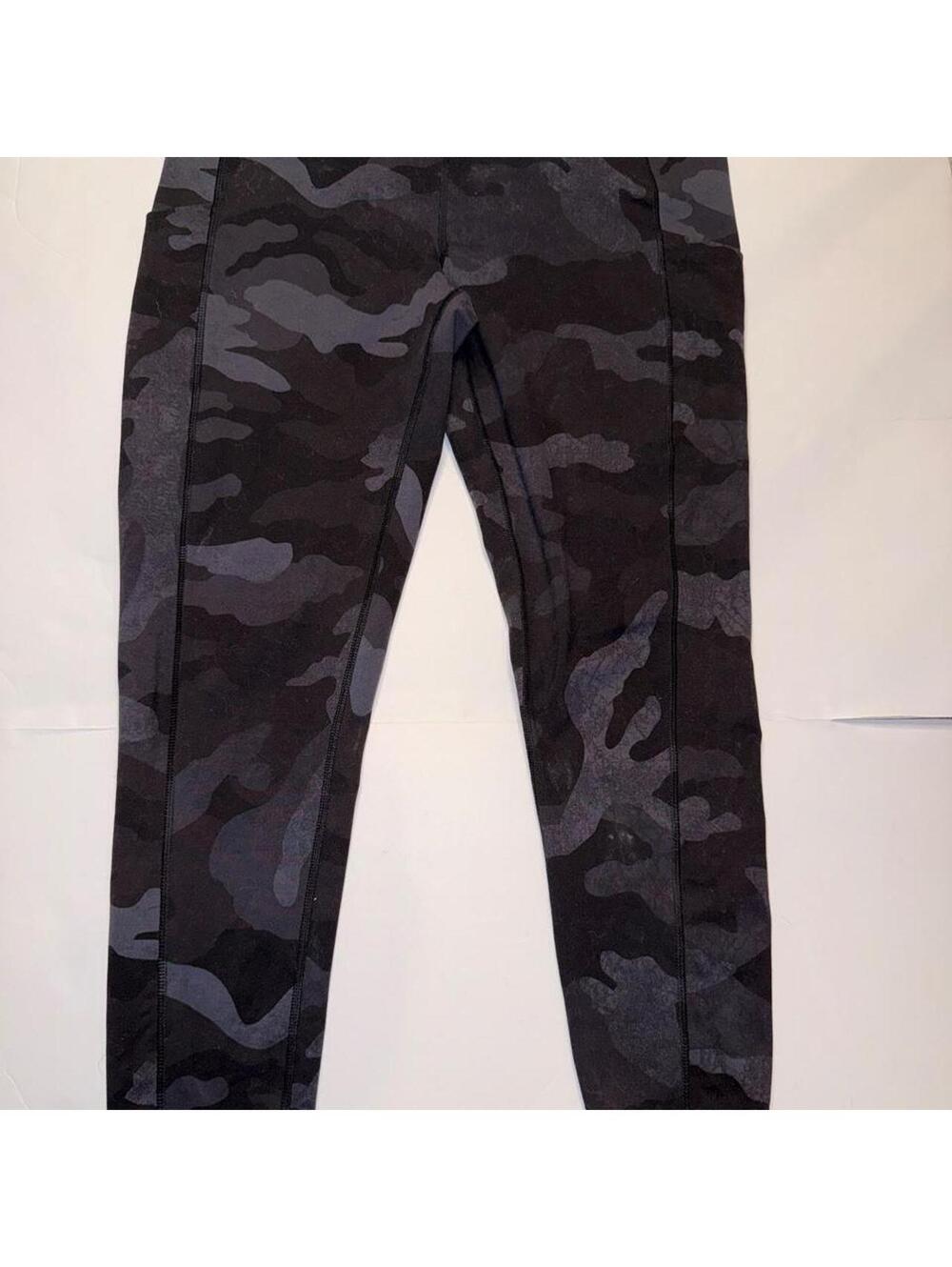 The North Face Women's Black and Grey camo Legging sz XL outdoor active gorp